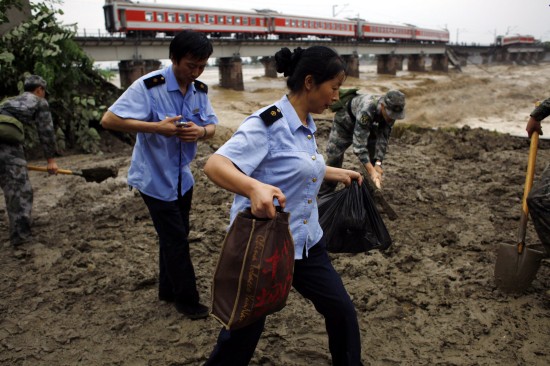 ͼ�ģ�������Ա��ת�������г˿ͺ��뿪�ֳ�