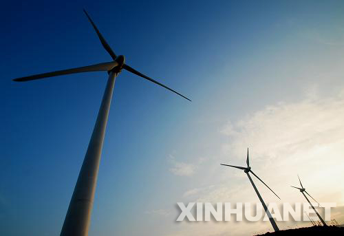 组图：江西鄱阳湖风力发电项目开建
