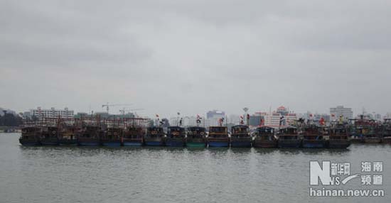 16�գ��洬ͣ���ں����¸ۡ�