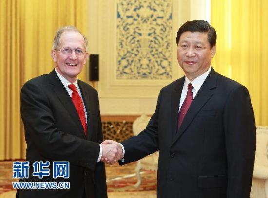 1月10日，国家副主席习近平在北京人民大会堂会见来华访问的第65届联合国大会主席约瑟夫·戴斯。新华社记者鞠鹏摄