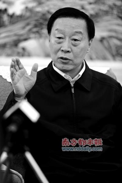 江苏省委书记幽默回应不同职务感受(图)