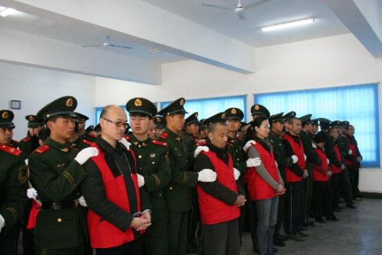 4��2�գ���ͥ�ϣ�39�����������ڵȴ���Ժһ�����С��»��緢