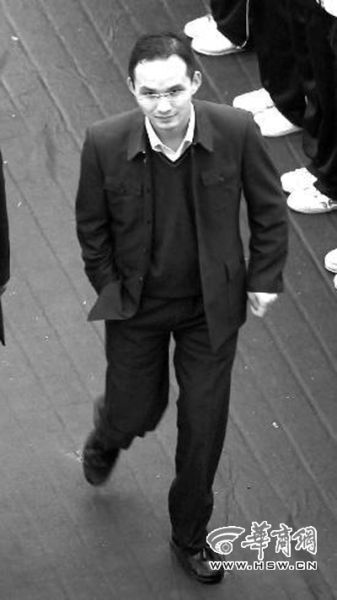 中华儒商总会秘书长卢路宣布辞职(图)