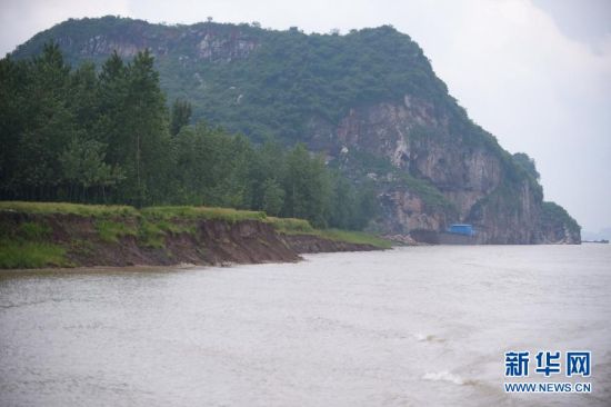 5��7�����磬������̽���������Ծ���κ�ܽ�ض���̲���߽������������������飬δ�����Ա�����ͲƲ���ʧ��(ͼ���»���)