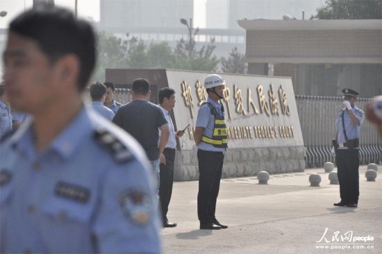 今日上午9时河北省邯郸市中级人民法院开庭审理上诉人王书金强奸、故意杀人一案。