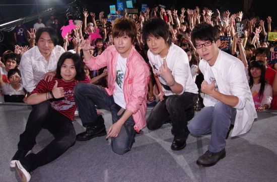 <em>五月天</em>韩国<em>演唱会</em> 想与<em>少女</em>时代同台(图)_新浪