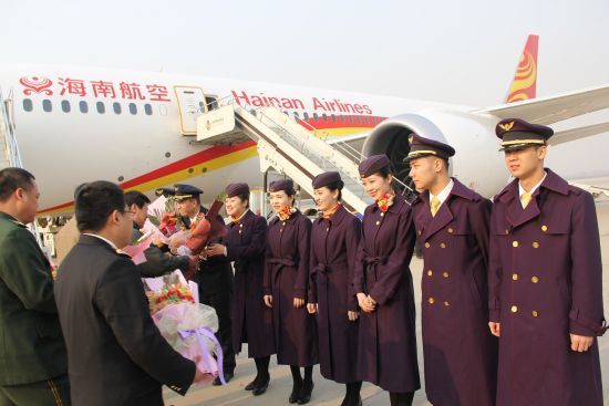 海航波音787梦想飞机首航西安经北京飞西雅图