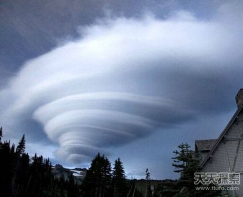 新疆天山惊现“UFO”神秘飞碟为何物（图）