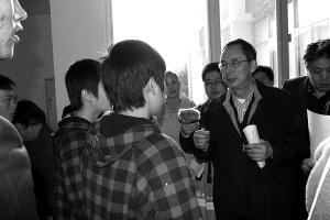 18日下午，在南科大的首场招生咨询会现场，校长朱清时在回答学生的提问 于明山 摄