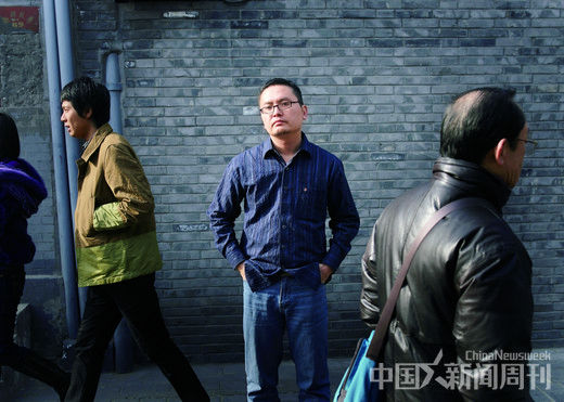 公益活动“多背一公斤”的发起人余志海。摄影/ 本刊记者 甄宏戈 公益活动“多背一公斤”的发起人余志海。摄影/ 本刊记者 甄宏戈
