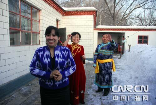 新疆塔城地区城乡各族群众欢乐过大年