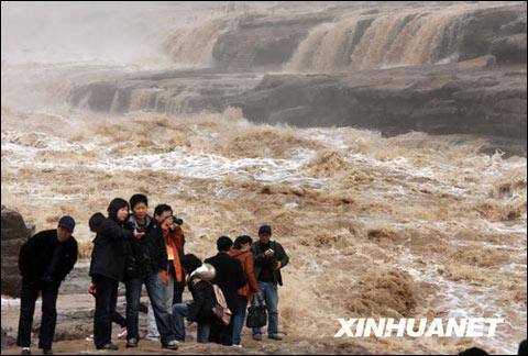 黄河壶口迎来桃花汛 吉县景区暂时关闭_天气预报