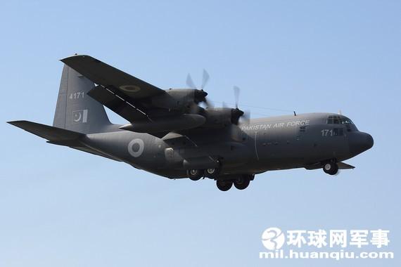 国产AC313首次航展飞行预演巴军C-130抵达珠海
