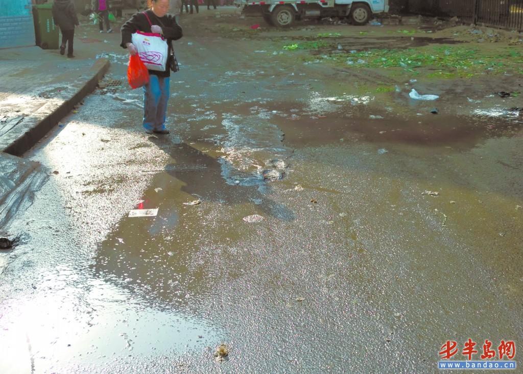 公共场所现场卫生压力剧增 市民素质有待提高