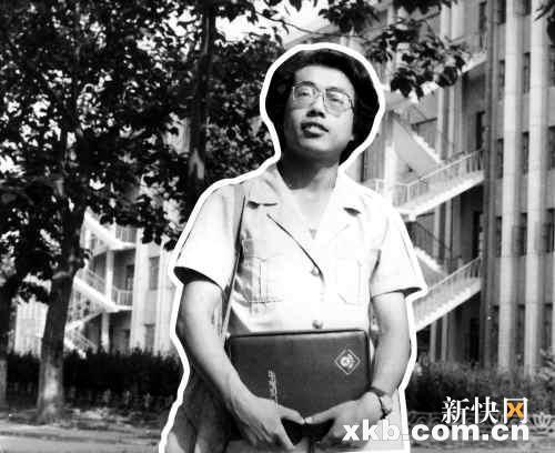 ����ɫ��ɽľ�����������ɰܽԡ����롱