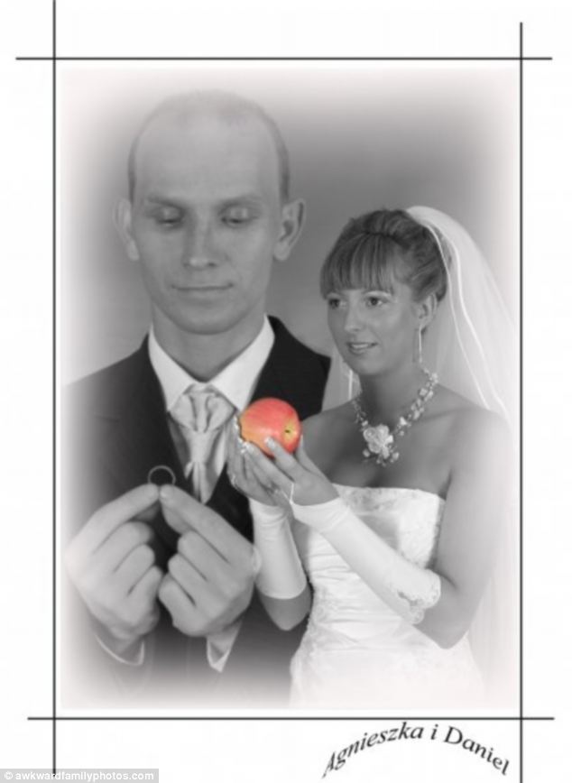 你最不想让别人看见的婚礼时刻:搞怪结婚图片