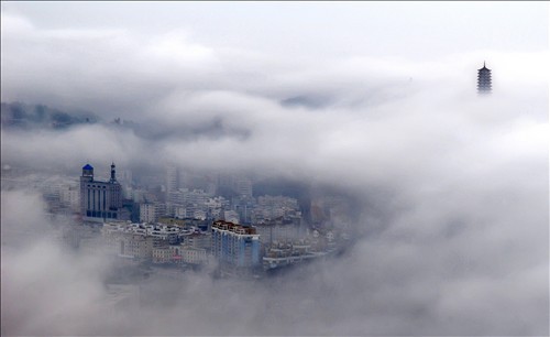 组图:阴雨连绵 雾中洞头百岛成人间仙境