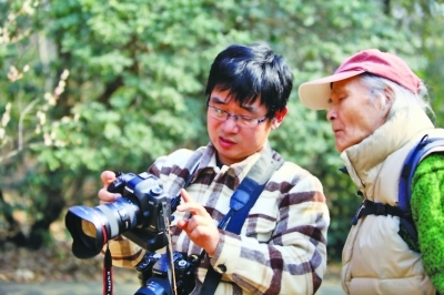 <em>聋人</em>摄影<em>师</em>孙宁带出10多个徒弟_新浪新闻