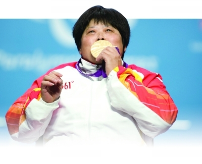 44岁高淳妈妈残奥“举起”金牌