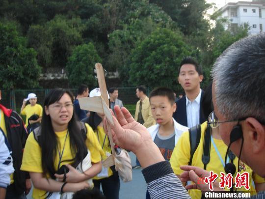 ��������Ѱ����ѧУ��Ħ����Ӫ��Я�֡��ɳ�