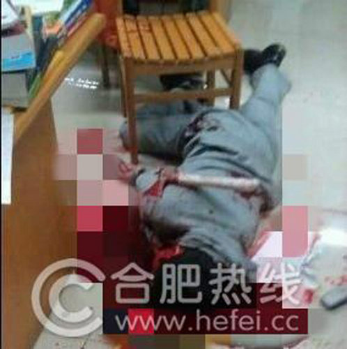 安徽医科大学生疑因感情纠葛持斧砍死学弟(图)