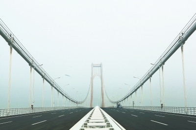 南京长江第四大桥,绕越高速公路东北段今日同