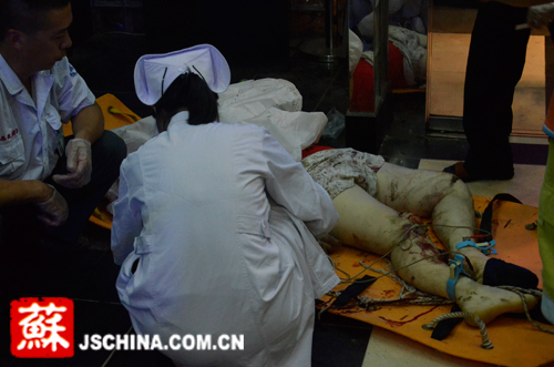 南京一大厦电梯出现故障 男子一脚踏空坠亡(图