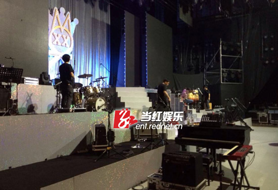 莫文蔚抵长沙备战个唱 连嗨两晚破怀孕传闻