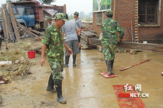 桃江县民兵抗击60年一遇特大洪水