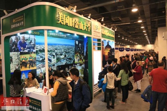 英报:中国赴美研究生数量首降 或受反腐运动影