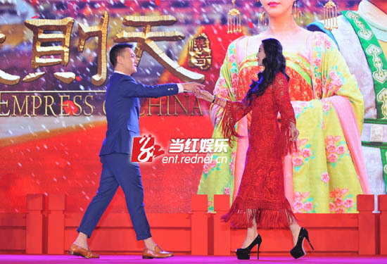 范冰冰力破60公斤传闻 现场称重:53公斤!(图)