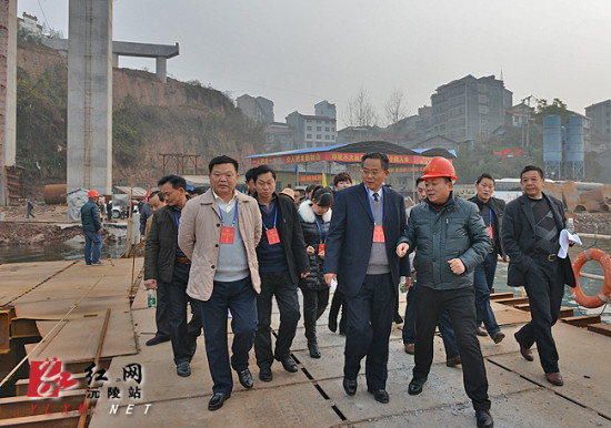 沅陵重点工程巡礼:太常酉水大桥串起城镇化骨架