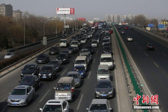 外媒:中国迎来春节返乡潮 出境游带火邻国经济