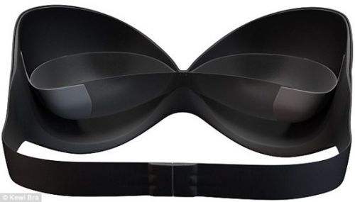 一秒变<em>大胸</em>尺码随心<em>选</em>!英国女子垫胸上瘾致驼