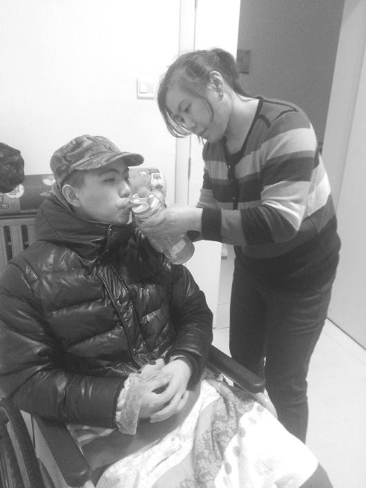 下课路上被打,高三生昏迷一月