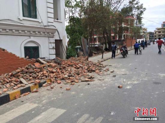 专家:尼泊尔地震能量为汶川地震1.4倍 需防二次