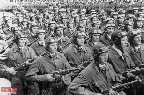 第聂伯河悲歌:德媒揭秘二战苏联空降兵的最大