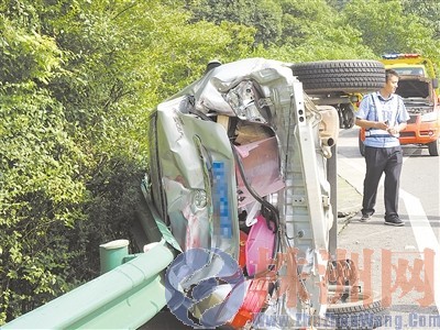 怀孕妻子从东莞开车到株洲显疲态 丈夫无证驾