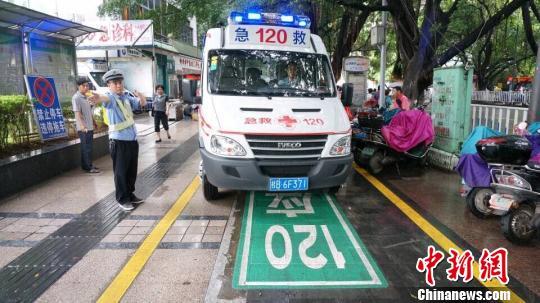 广西“警医联动”开启120绿色生命通道_新浪新闻