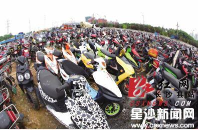 改装小绵羊任性横行 长沙县交警开展多次整治