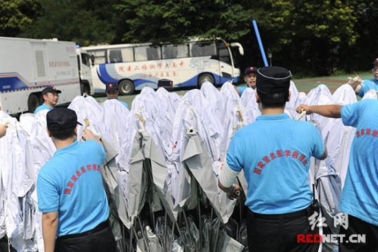 国家紧急医学救援队赴泸溪开展实战综合急救演