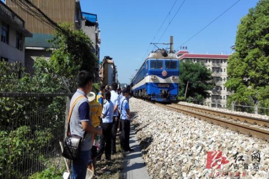 焦柳铁路北线吉首区间"平改立"工程开工