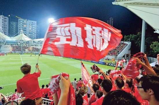 中国香港队不敌卡塔尔队 梁振英赛后赞扬斗志