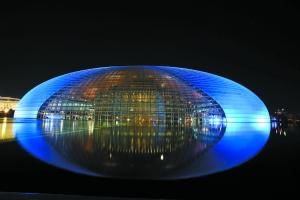 平日里，国家大剧院一直是夜色中的一道亮景。