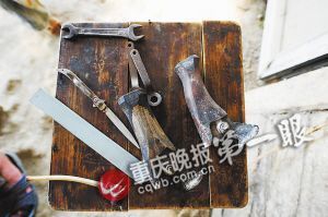 割松脂人使用的工具