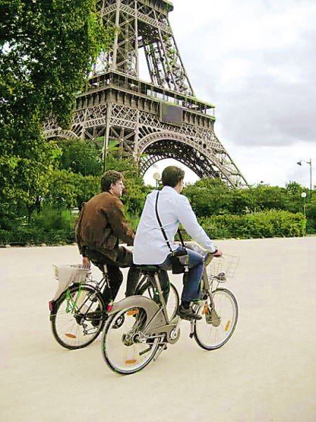 巴黎:自行车自助出租服务更为智能(组图)