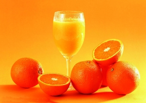 酒醉后喝橙汁可加速酒精代谢减少肝脏损伤