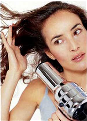 吹风机正确用法:<em>热风</em>定型<em>凉风</em>蓬松_新闻中心_