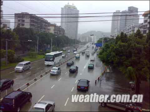 福建出现强降雨 省气象台发布暴雨橙色警报_天