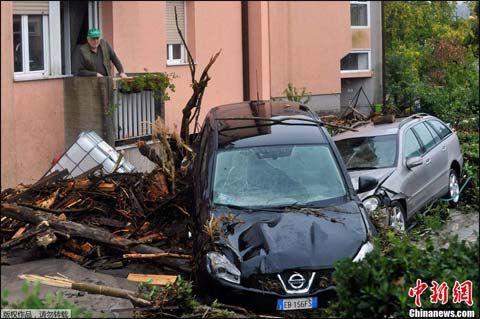 意大利西北部遭暴风雨吹袭 8人死亡_天气预报